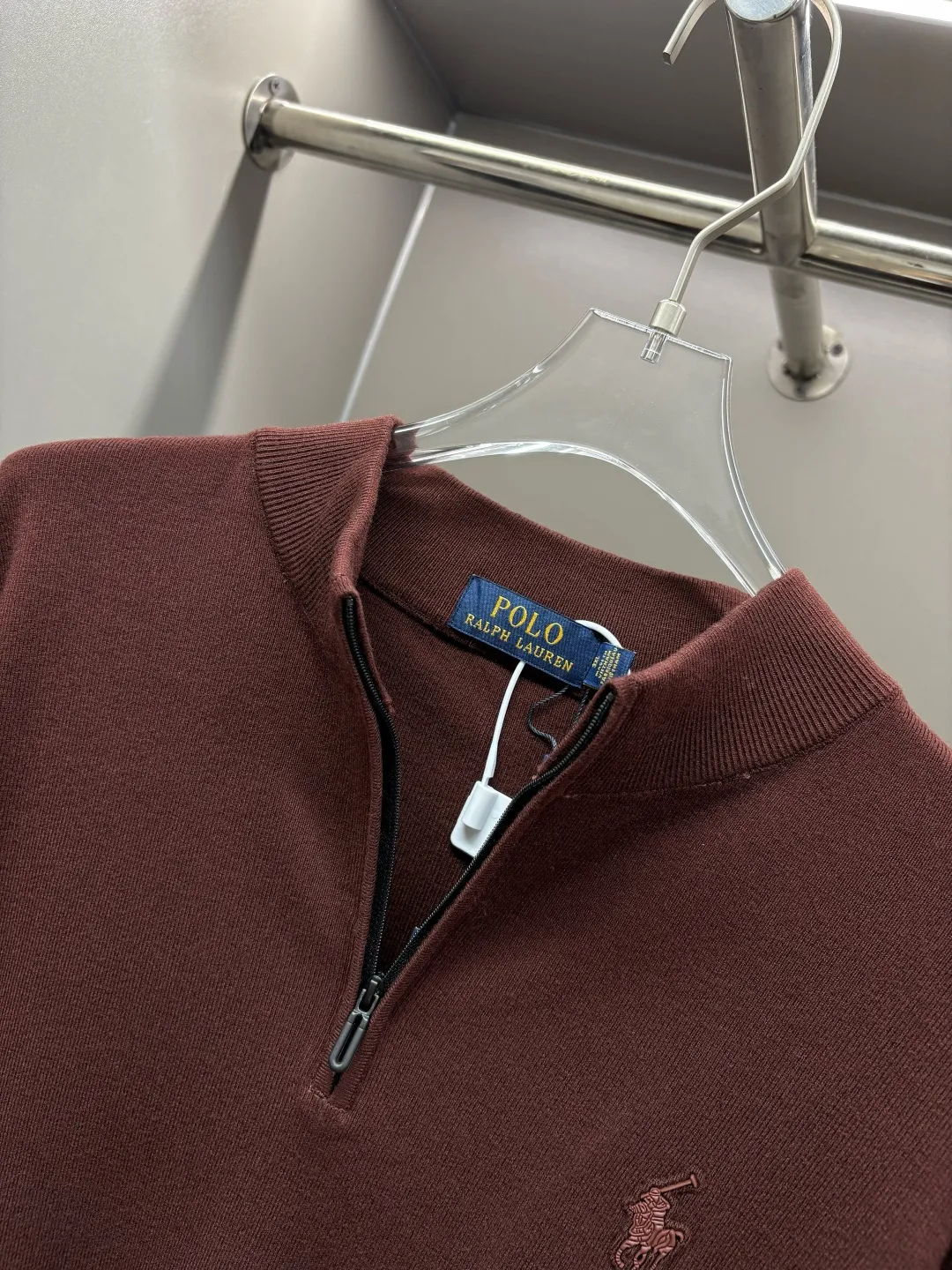 🅿️320 POLO Ralph Lauren new zipper sweater, original fabric, official same style, made of customized natural medium-thick imported wool yarn, very comfortable and smooth to the touch, very wide and stylish, produced by a first-line brand factory, woven by imported machines, very soft and skin-friendly to wear, and will not deform after long-term wear. The latest autumn and winter style, fashionable and individual, super versatile and good-looking, very suitable for both men and women, a must-have color for everyone. Color: black, gray, caramel color Size: L-4XL